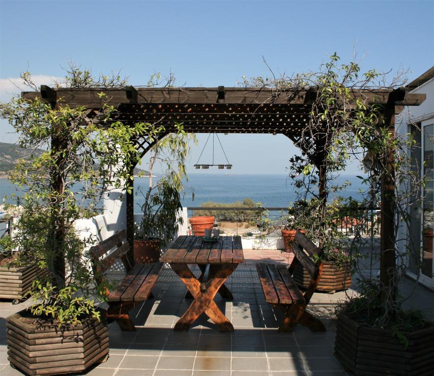 Port View Suites Kavala Exterior foto