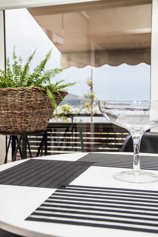 Port View Suites Kavala Exterior foto