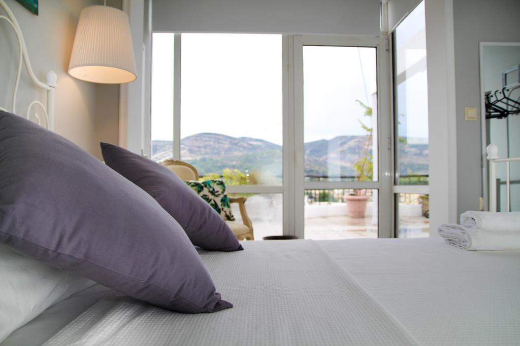 Port View Suites Kavala Exterior foto